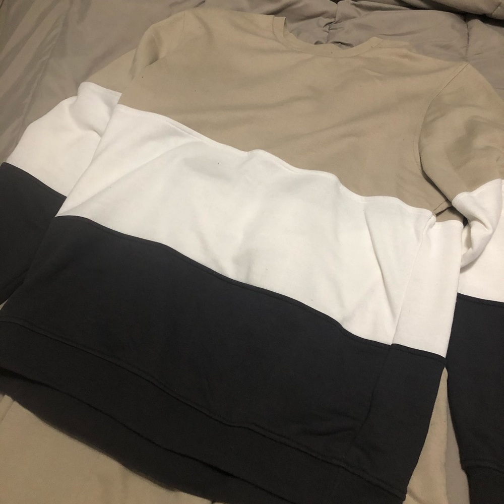 Eleven Paris sweatshirt and pants
